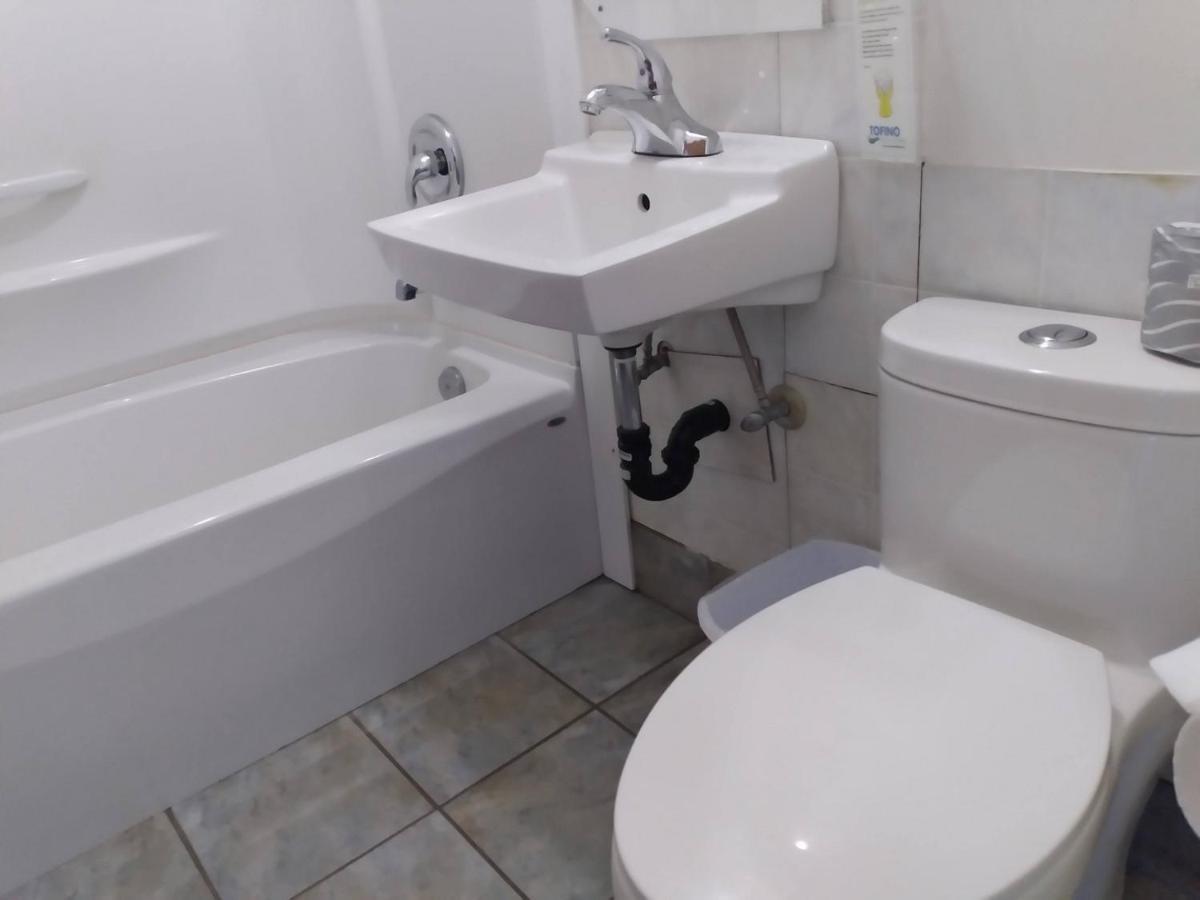 Dolphin Motel Tofino Ngoại thất bức ảnh
