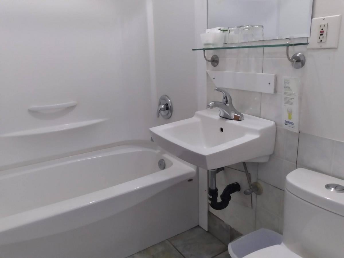 Dolphin Motel Tofino Ngoại thất bức ảnh
