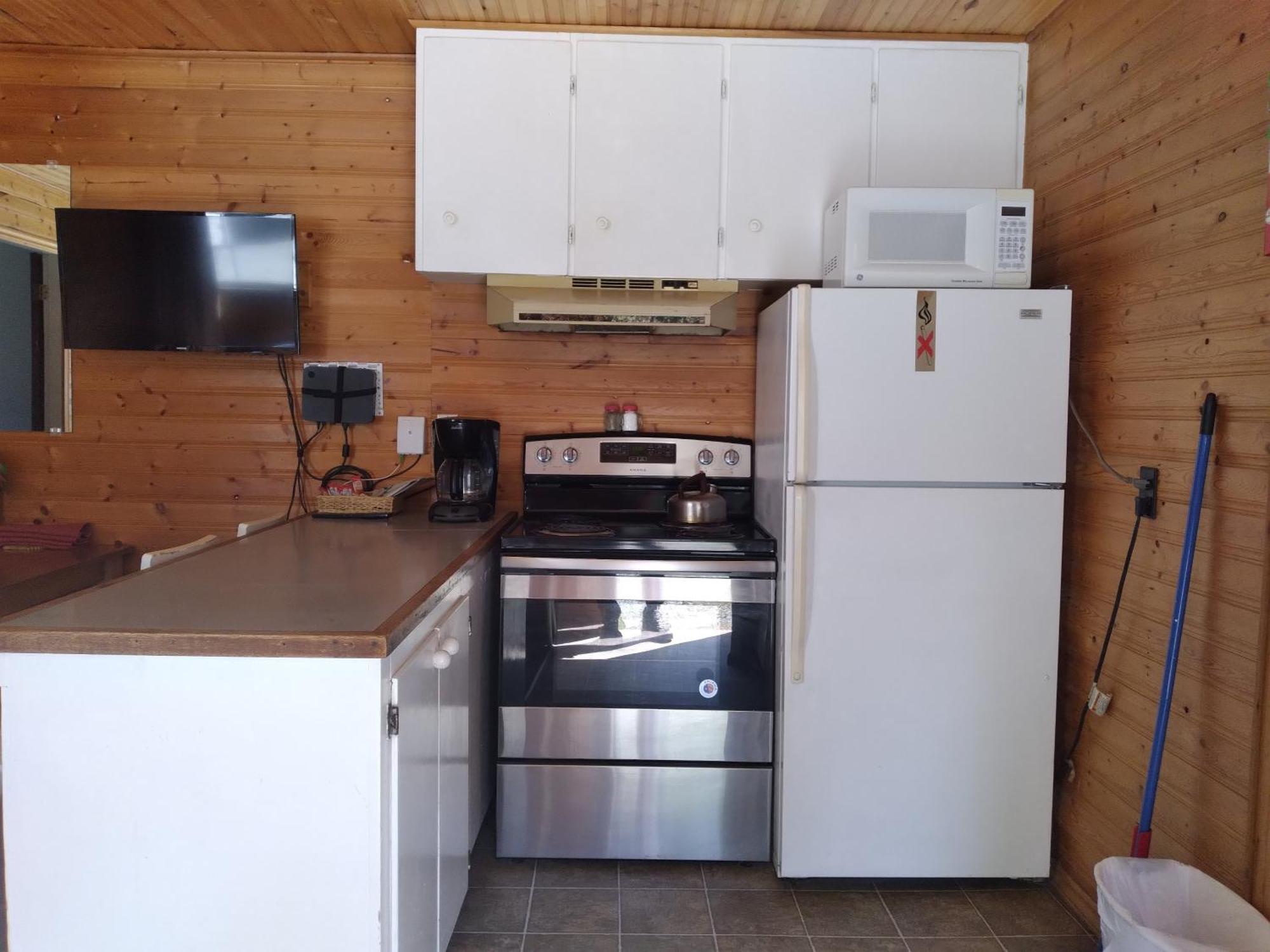 Dolphin Motel Tofino Ngoại thất bức ảnh