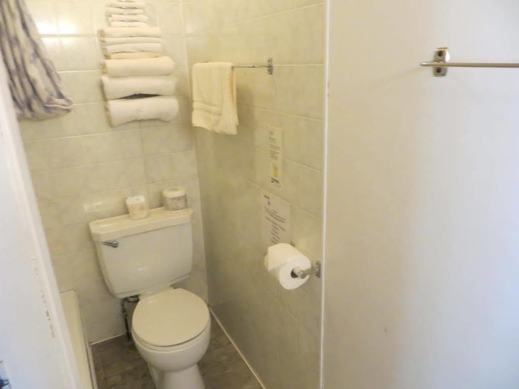 Dolphin Motel Tofino Ngoại thất bức ảnh